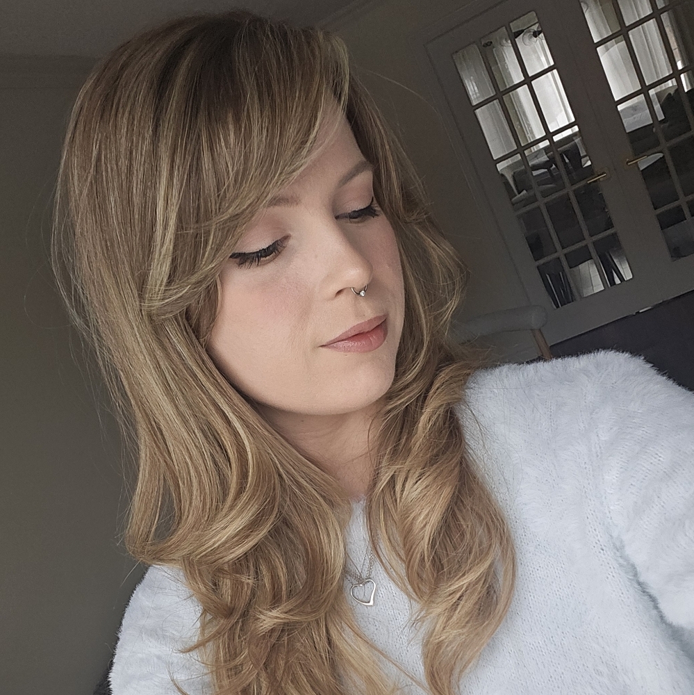 Meet your Posher, Chloe